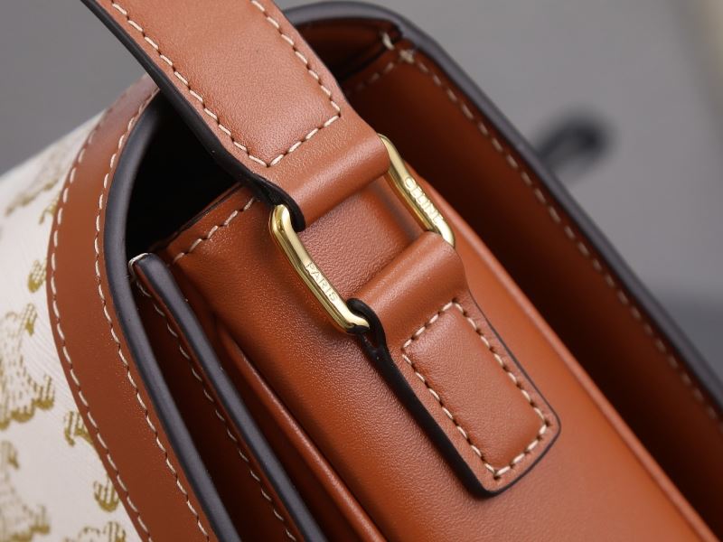 Ce1i*e triomphe bags